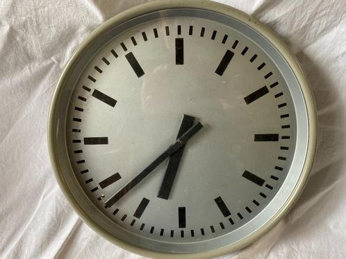 Groot elektrisch nevenuurwerk van Wagner, Antiek en Kunst, Antiek | Klokken, Ophalen of Verzenden