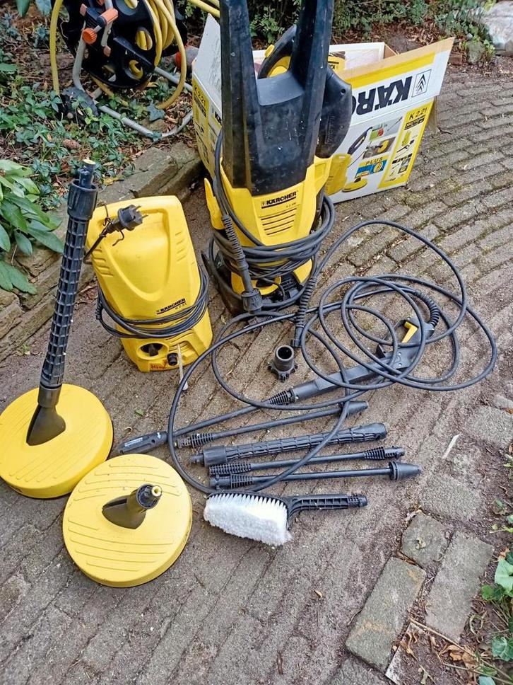 2 x hoge druk reiniger karcher gebruikt nu €25, Tuin en Terras, Hogedrukreinigers, Gebruikt, Elektrisch, Ophalen