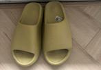 Yeezy slide maat 39, Kinderen en Baby's, Ophalen of Verzenden, Zo goed als nieuw, Meisje, Laarzen