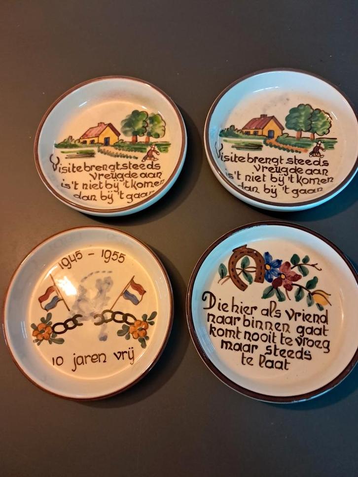 Kerstkado 4 Soest aardewerk schaaltjes/bordjes VLIEG UUT, Antiek en Kunst, Antiek | Wandborden en Tegels, Ophalen of Verzenden