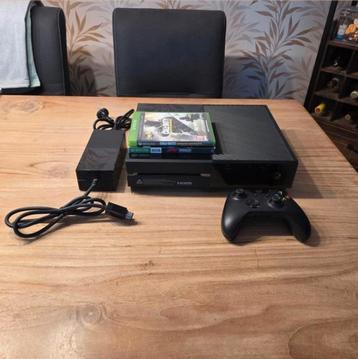 Microsoft Xbox One  met 2 games en 1 controller beschikbaar voor biedingen
