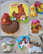 Gehaakte rammelaar knuffels met bijpassend kartonboekje, Ophalen of Verzenden, Nieuw, Kraamcadeau