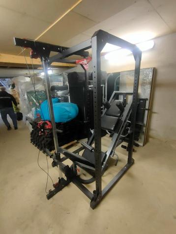 Hacksquat + leg press in 1 beschikbaar voor biedingen