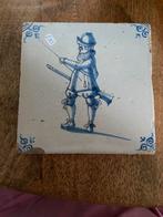 Mooie solaat met wapen, Antiek en Kunst, Antiek | Wandborden en Tegels, Ophalen