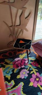 Vintage,retro bijzettafeltje,plantentafeltje, Minder dan 55 cm, Rond, Zo goed als nieuw, Ophalen