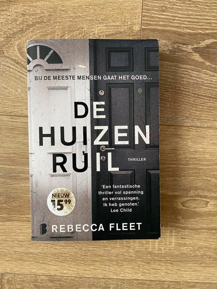 Rebecca Fleet - De huizenruil, Boeken, Thrillers, Zo goed als nieuw, Ophalen of Verzenden