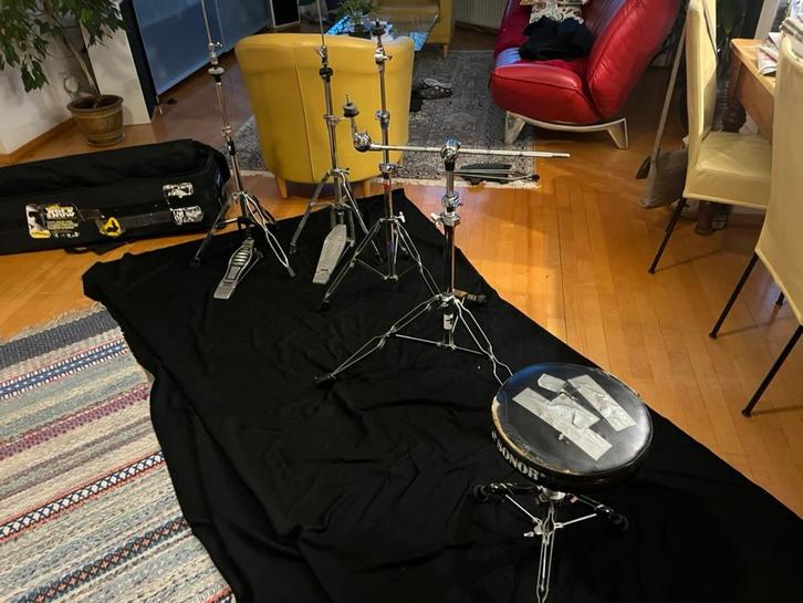 Verschillende statieven (hardware) en trommels, Muziek en Instrumenten, Standaards, Gebruikt, Instrumentstandaard, Drums of Percussie