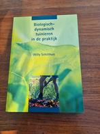 Biologisch tuinieren in de praktijk - Willy Schilthuis, Ophalen of Verzenden, Gelezen, Willy Schilthuis, Tuinieren en Tuinplanten