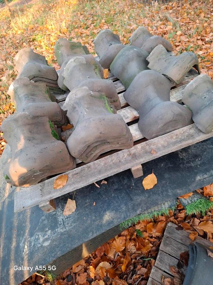 Oude zadelvorsten - Dakpannen, Doe-het-zelf en Verbouw, Dakpannen en Dakbedekking, Gebruikt, Dakpannen, Steen of Klei, Overige kleuren