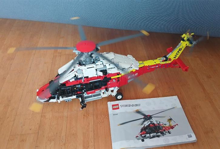 Lego Technic Airbus H175 Reddingshelikopter - 42145 Compleet, Kinderen en Baby's, Speelgoed | Duplo en Lego, Zo goed als nieuw