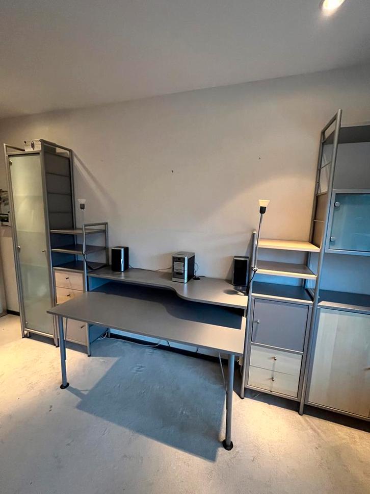Kamer met bureau, kasten en bed, Huis en Inrichting, Bureaus, Gebruikt, Bureau, Ophalen