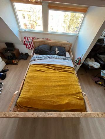 Mooi Stijgerhout bed