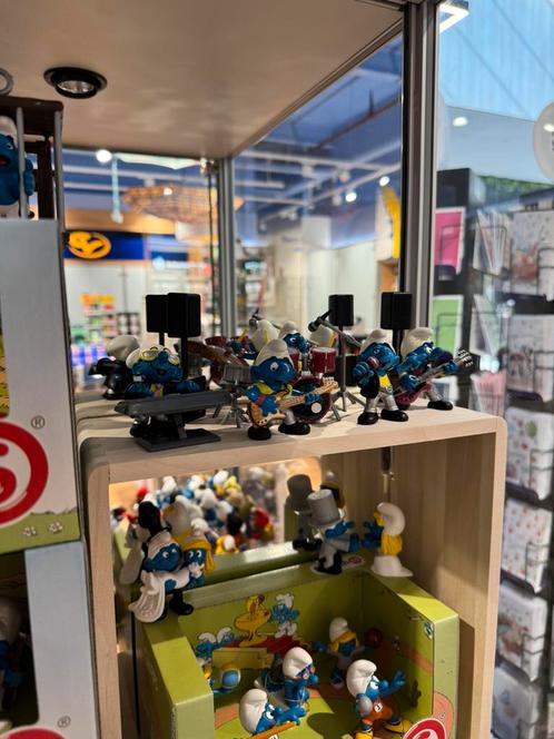 Meer dan 500 smurfen op voorraad, Verzamelen, Smurfen, Zo goed als nieuw, Ophalen