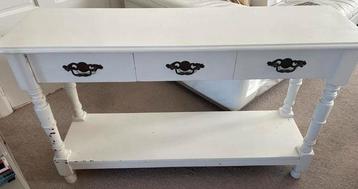 Side table beschikbaar voor biedingen