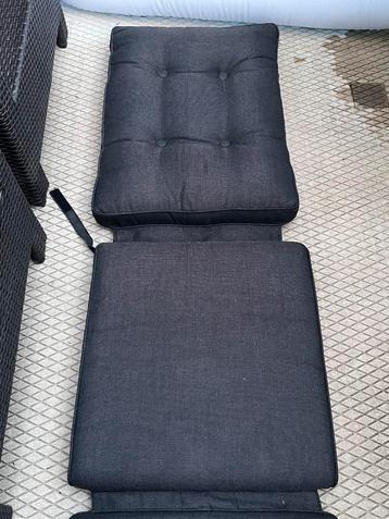 Tuinstoelkussens twee stuks voor ligstoel. Samen €15,- beschikbaar voor biedingen