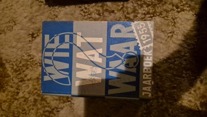Wie Wat Waar Jaarboeken 1955-1970 (12 boeken), Boeken, Encyclopedieën, Gelezen, Complete serie, Algemeen, Ophalen of Verzenden