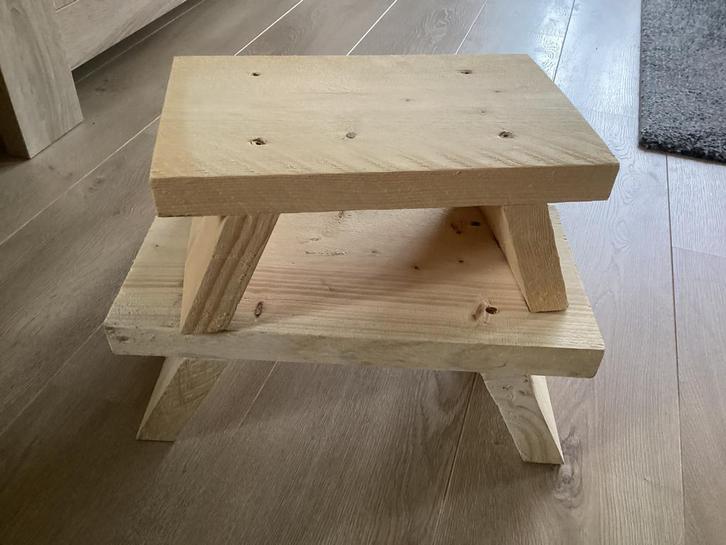 Verhoging/vensterbank tafeltjes, Huis en Inrichting, Krukjes, Nieuw, Hout, Ophalen of Verzenden