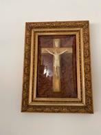 Antiek Kruisbeeld in Lijst, Ophalen