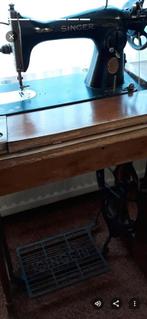Oude, Trapnaaimachine  , Singer , met ombouw ,compleet, Antiek en Kunst, Antiek | Naaimachines, Ophalen