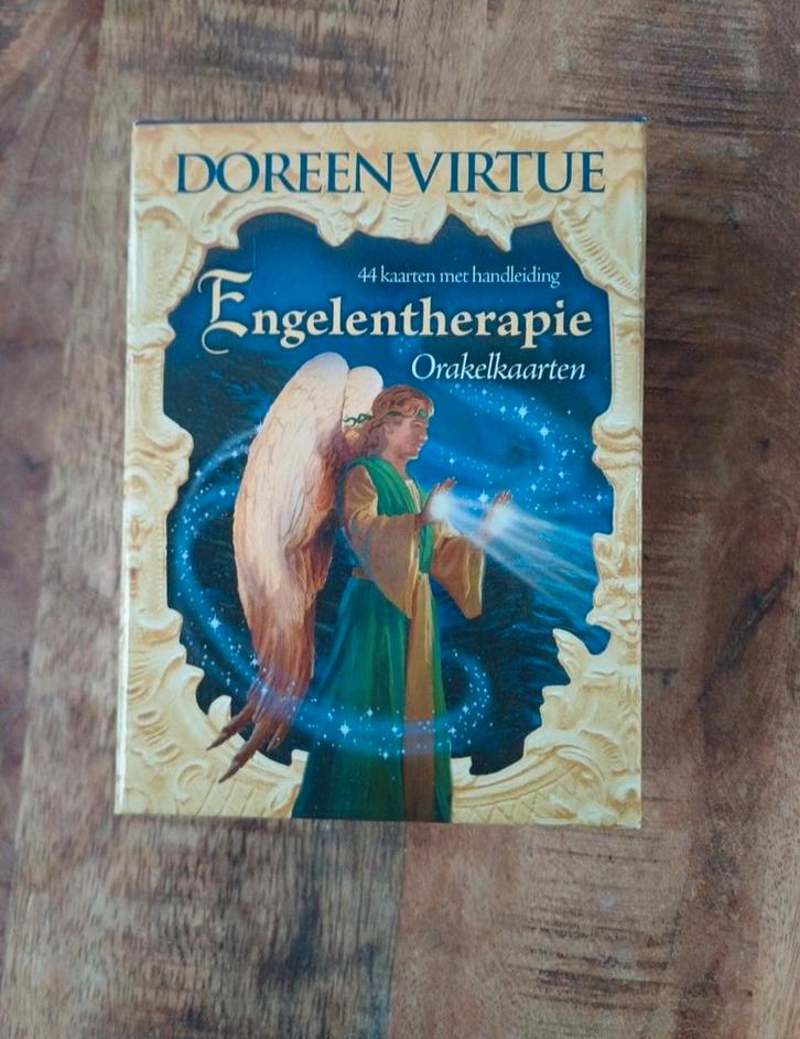 Doreen Virtue - Engelentherapie Orakelkaarten, Boeken, Esoterie en Spiritualiteit, Zo goed als nieuw, Overige typen, Tarot of Kaarten leggen