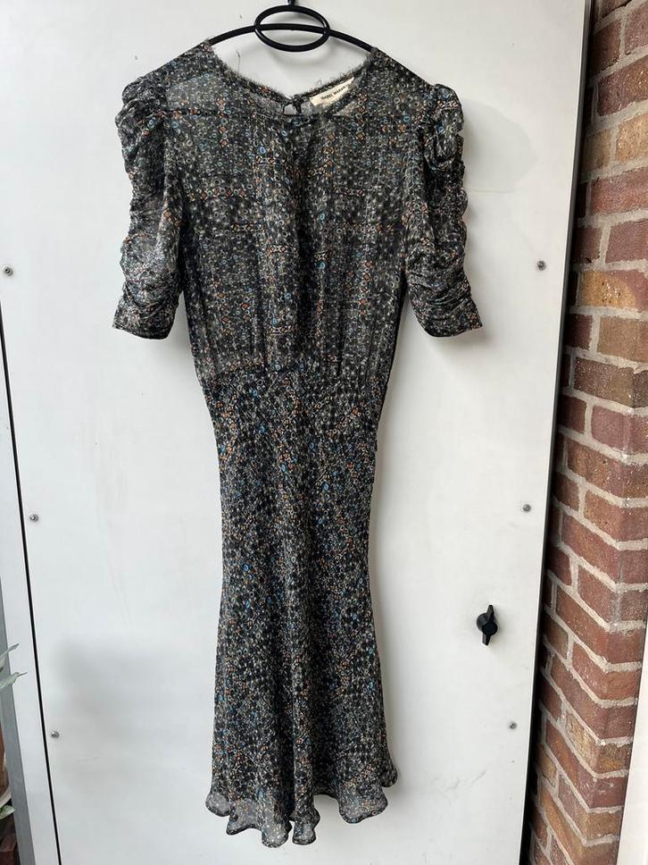 Prachtige zijden jurk Isabel Marant 36, Kleding | Dames, Jurken, Zo goed als nieuw, Maat 36 (S), Grijs, Knielengte, Ophalen of Verzenden