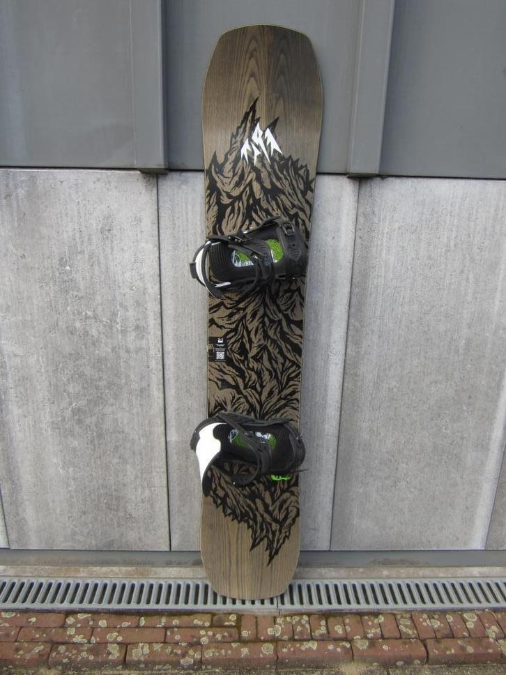 Nieuwe Jones Ultra Mountain Twin eventueel met bindingen, Sport en Fitness, Snowboarden, Nieuw, Board, Ophalen of Verzenden