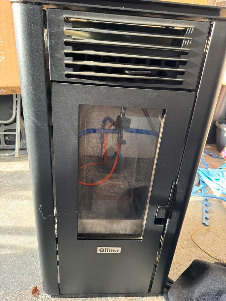 Qlima Pelletkachel Fiorina 74 SLine 7.45kW Zwart, Huis en Inrichting, Kachels, Zo goed als nieuw, Vrijstaand, Pelletkachel, Overige brandstoffen