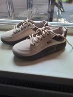 nieuwe beige /bruine schoenen maat 39 /40, Beige, Nieuw, Ophalen of Verzenden, Sneakers of Gympen