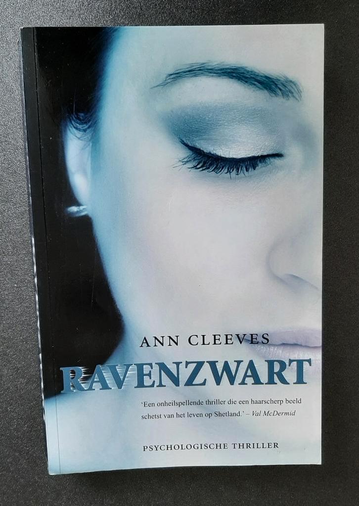 Ann Cleeves - Ravenzwart, Boeken, Thrillers, Gelezen, Europa overig, Ophalen of Verzenden