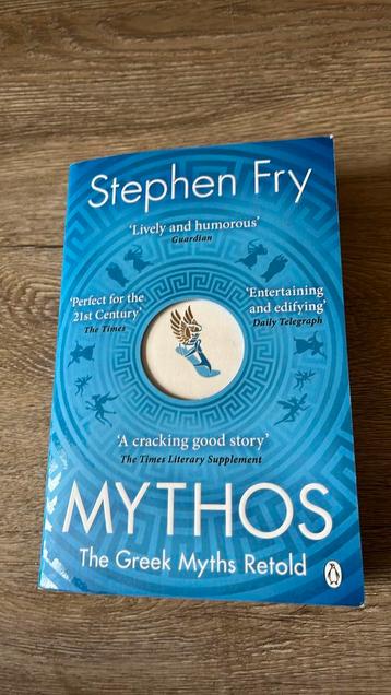 Stephen Fry - Mythos beschikbaar voor biedingen