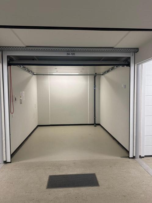Te koop/huur - hobbyruimte/garagebox Roosendaal 12m2 -, Zakelijke goederen, Bedrijfs Onroerend goed, Bedrijfsruimte, Koop