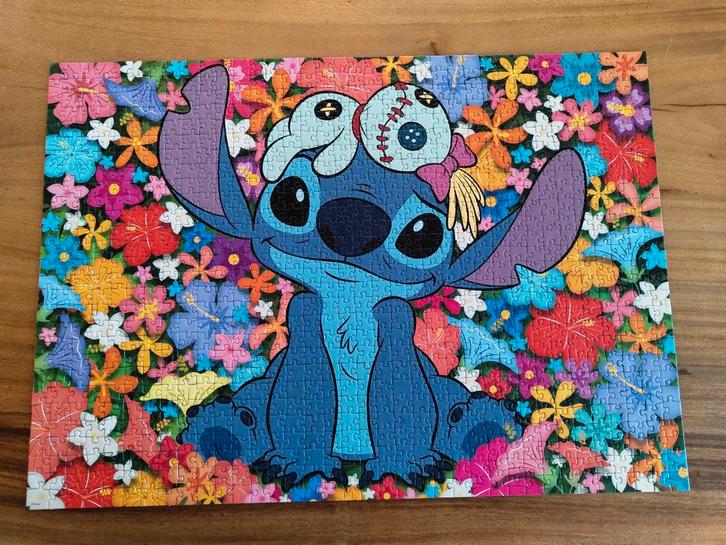 Stitch Puzzel - 1000 Stukjes (1x gelegd!) zgan!!, Hobby en Vrije tijd, Denksport en Puzzels, Zo goed als nieuw, 500 t/m 1500 stukjes