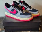 Nike Air Force 1 Low '07 LX Dark Obsidian/Pink Blast 44,5, Overige kleuren, Nike, Nieuw, Ophalen of Verzenden