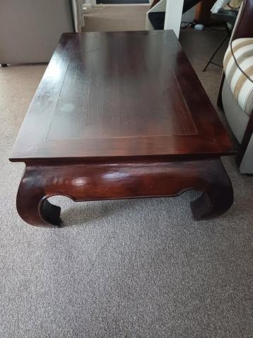 Salontafel (mahonie?) beschikbaar voor biedingen