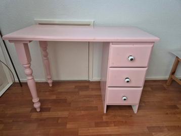 Bureau/ commode beschikbaar voor biedingen