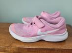 Mooie roze met witte Nike gymschoenen gym schoenen maat 31, Ophalen of Verzenden, Zo goed als nieuw, Meisje, Schoenen