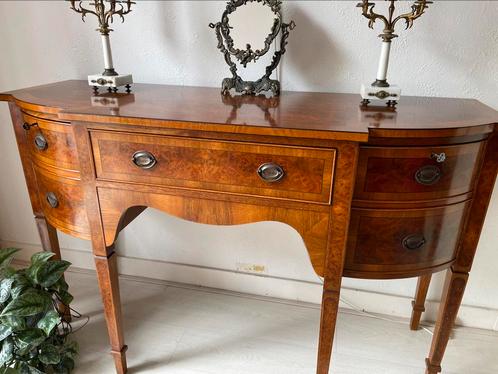 Klassieke side table, Huis en Inrichting, Tafels | Sidetables, Zo goed als nieuw, 25 tot 50 cm, Rechthoekig, Ophalen