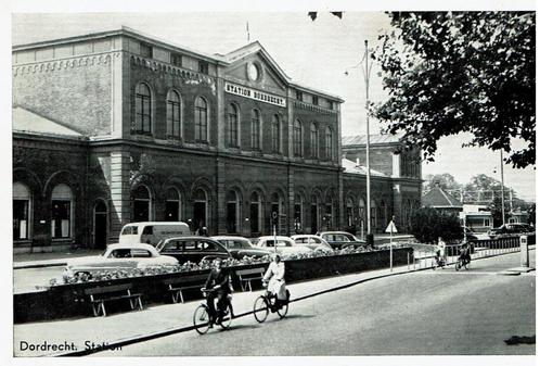 Ansichtkaart station Dordrecht, Verzamelen, Ansichtkaarten | Nederland, Ongelopen, Zuid-Holland, 1960 tot 1980, Ophalen of Verzenden