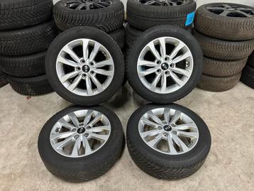 5x114.3 16 inch Kia Ceed 205-55-16 winterbanden set TPMS beschikbaar voor biedingen
