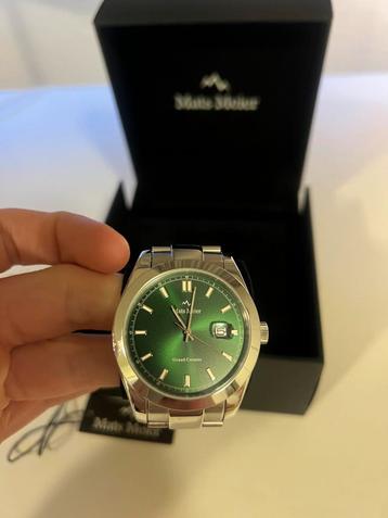Horloge  beschikbaar voor biedingen