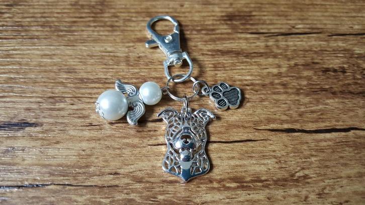 Sleutelhanger Tashanger Pitbull B Bully met lucky angel, Dieren en Toebehoren, Honden-accessoires, Nieuw, Verzenden
