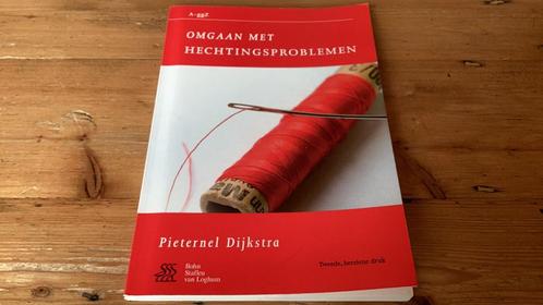 OMGAAN MET HECHTINGSPROBLEMEN - Pieternel Dijkstra, Boeken, Psychologie, Zo goed als nieuw, Ophalen of Verzenden