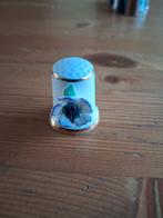 Vingerhoed met bloem erop., Ophalen of Verzenden, Zo goed als nieuw, Porselein, Buitenland