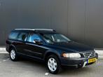 Volvo XC70 2.5 T Momentum LEDER/NAVI/CRUISE/TREKHAAK | NETTE, Automaat, Zwart, XC70, Vierwielaandrijving