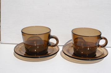 Vintage gekleurd glas jaren 70 rookglas bruin 12 kopjes  beschikbaar voor biedingen