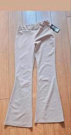 Nieuw beige broek, Kleding | Dames, Broeken en Pantalons, Maat 38/40 (M), Beige, Nieuw, Ophalen of Verzenden