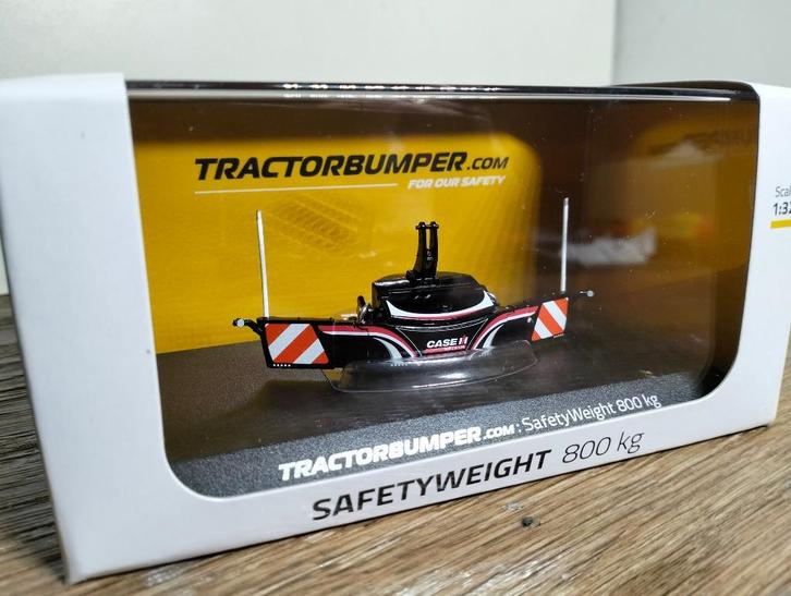 Te koop UH Case IH Safety bumper 800 kg., Hobby en Vrije tijd, Modelauto's | 1:32, Nieuw, Tractor of Landbouw, Universal Hobbies