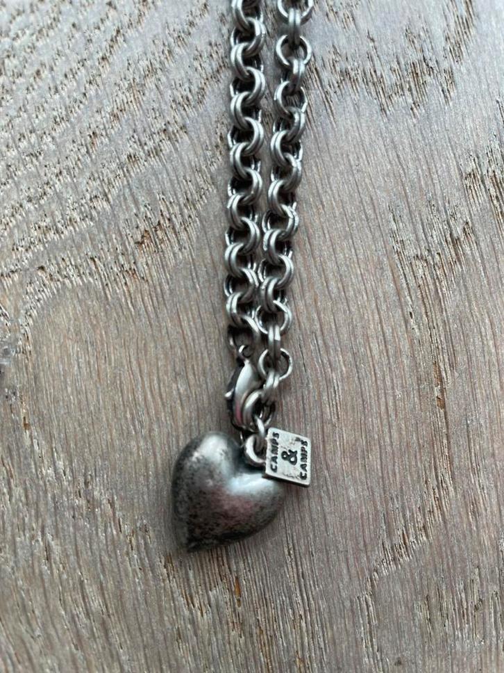 zilverkleurige ringetjes ketting met hartje 49 cm, Sieraden, Tassen en Uiterlijk, Kettingen, Gebruikt, Overige materialen, Zilver