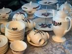 Uitgebreid Servies Wedgwood Briar Rose, Ophalen, Zo goed als nieuw, Porselein, Wedgwood