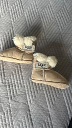 Baby UGG slofjes - Heerlijk warm!, Ophalen of Verzenden, Zo goed als nieuw, Meisje, Slofjes